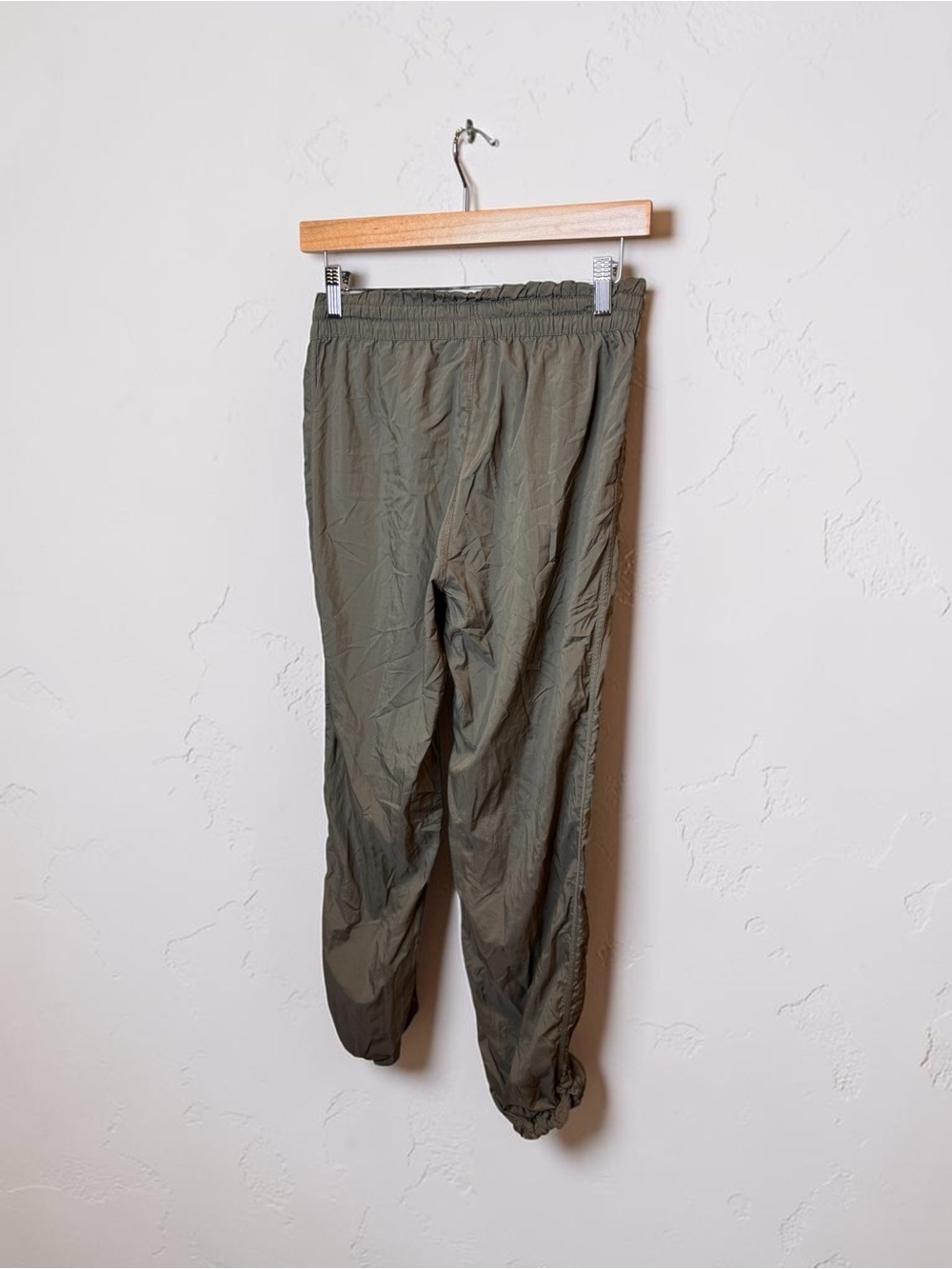 Vuori ripstop Olive Drawstring Casual Pants - Picture 2 of 5